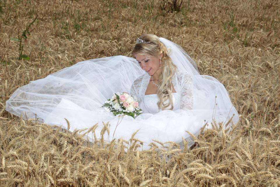 La sposa nel grano