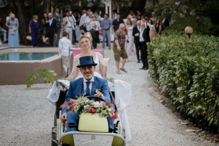 Il giardino con piscina