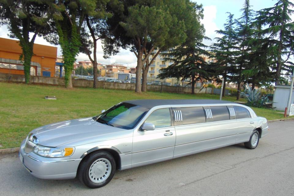 Lincoln Limousine