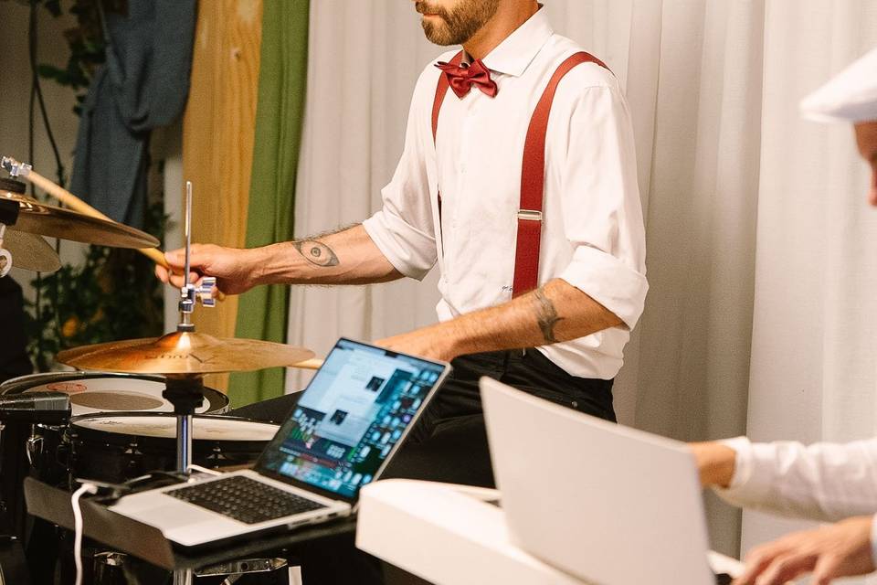 Special Day - Live Music
