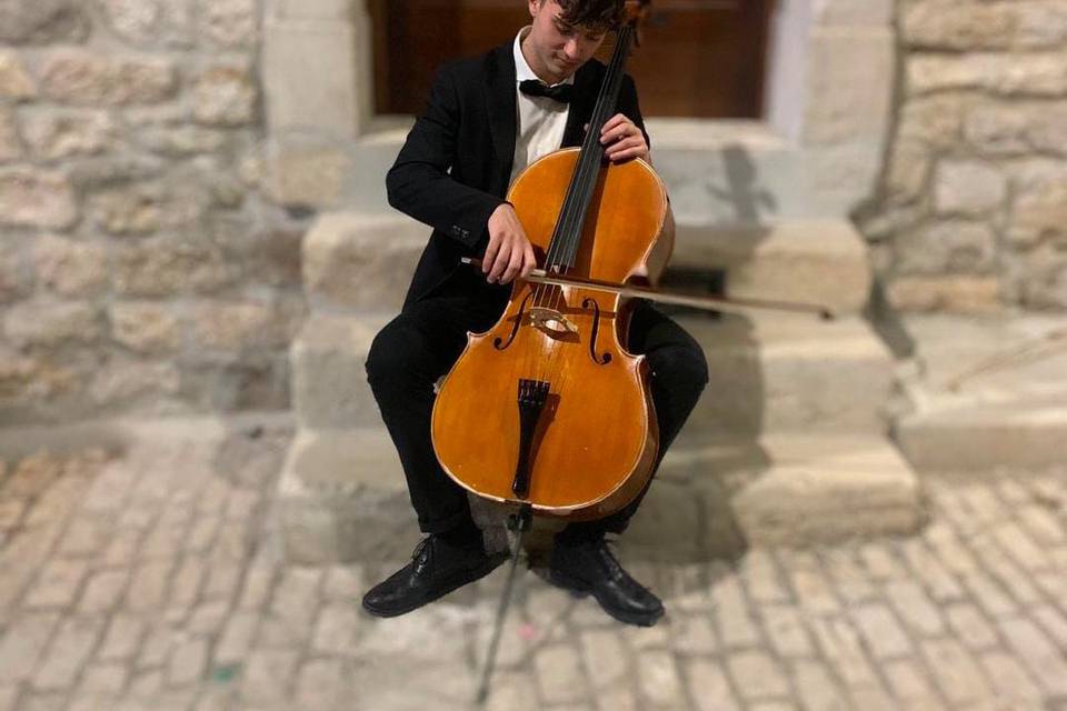 Manuel di Mama Cellos!