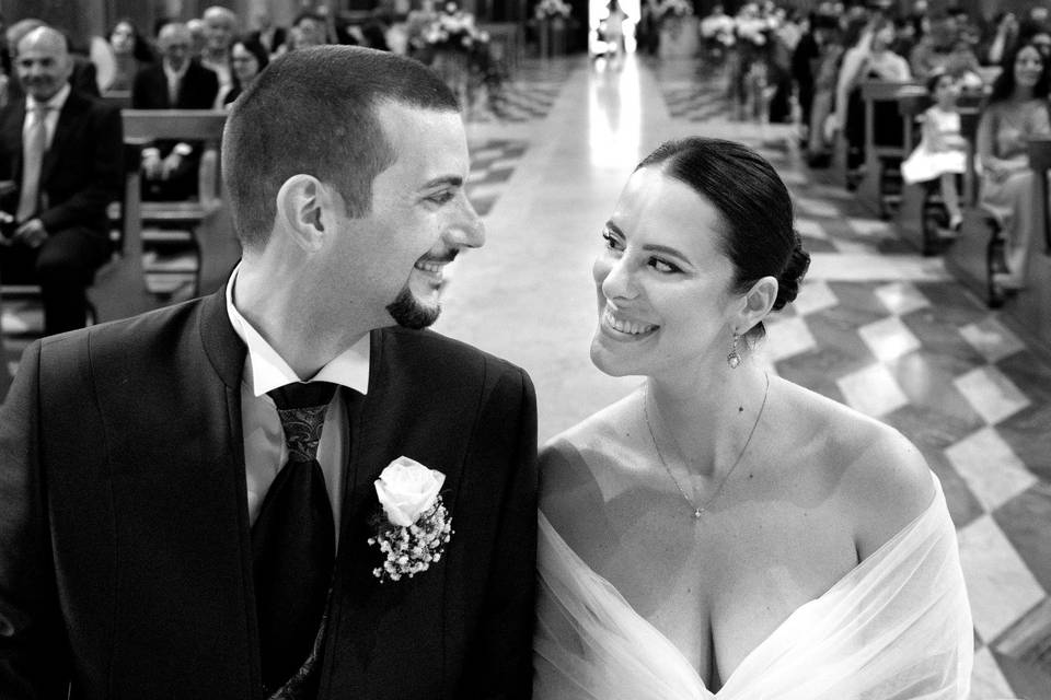 Sguardi e sorrisi in chiesa