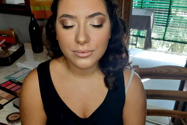 Bronze make-up