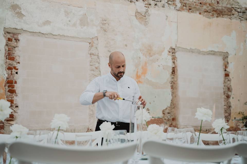 preparazione_candele_tavola_bianca