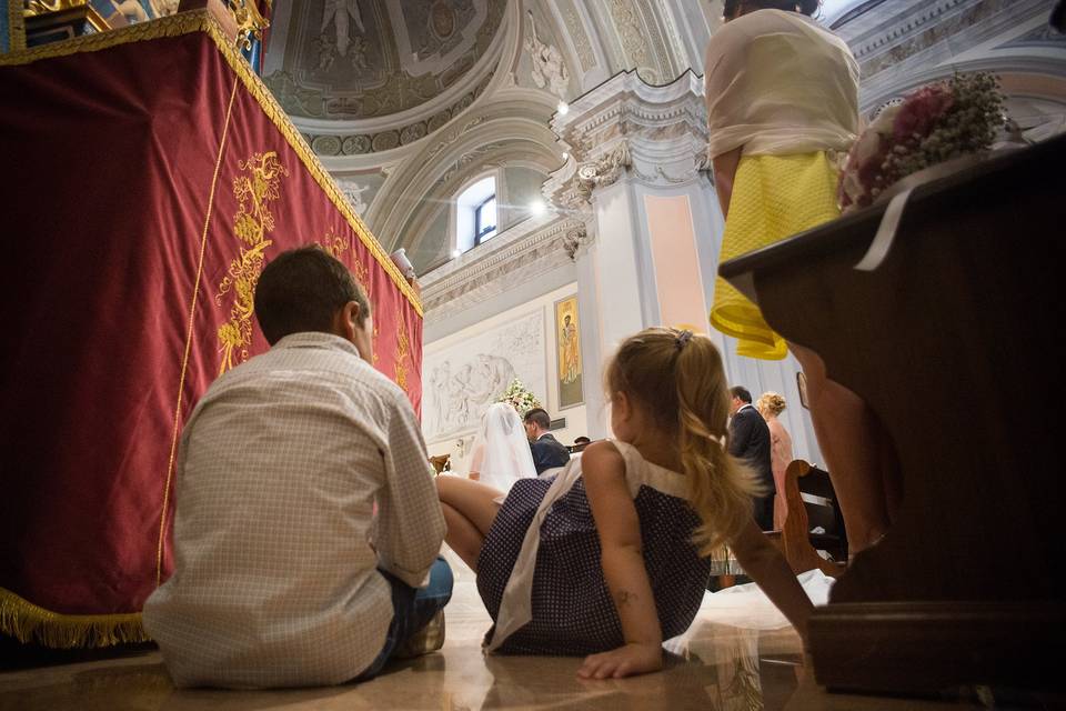 Bimbi in chiesa