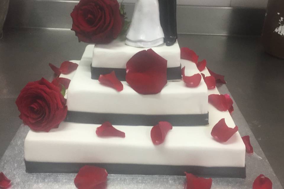 Torta rose rosse