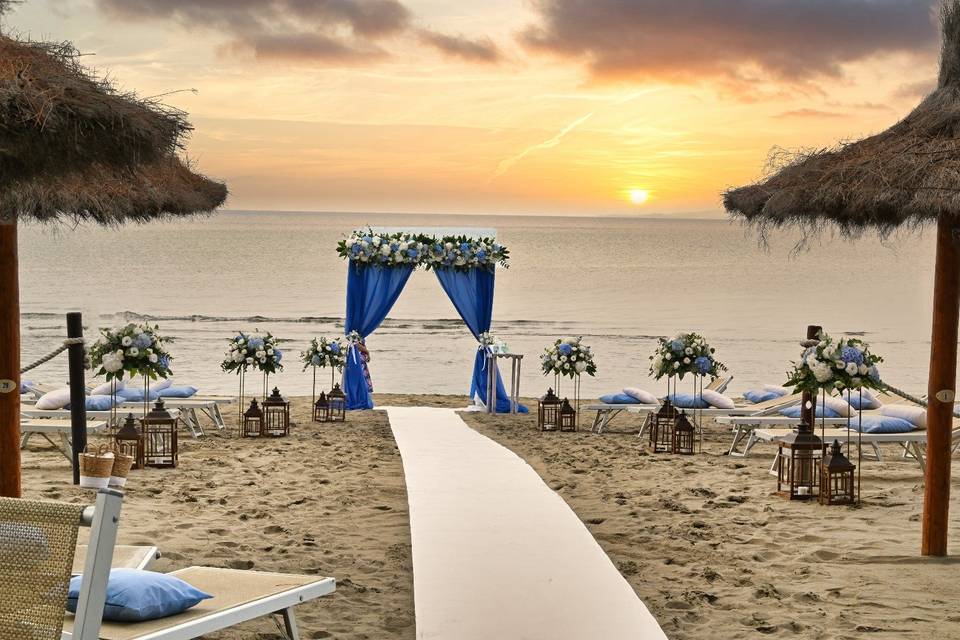 Luxory beach wedding