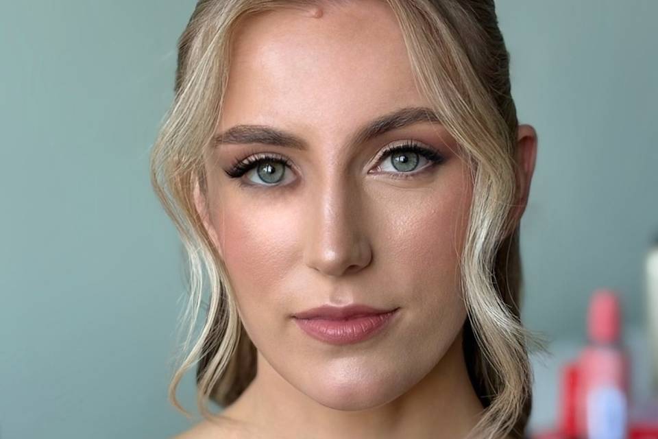 Soft glam makeup