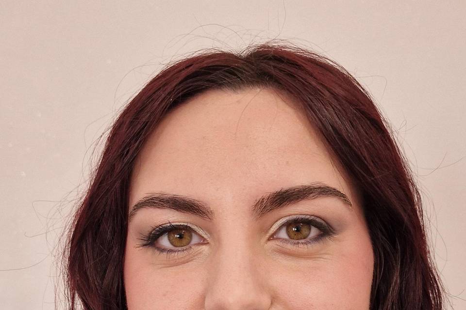 Glam make-up