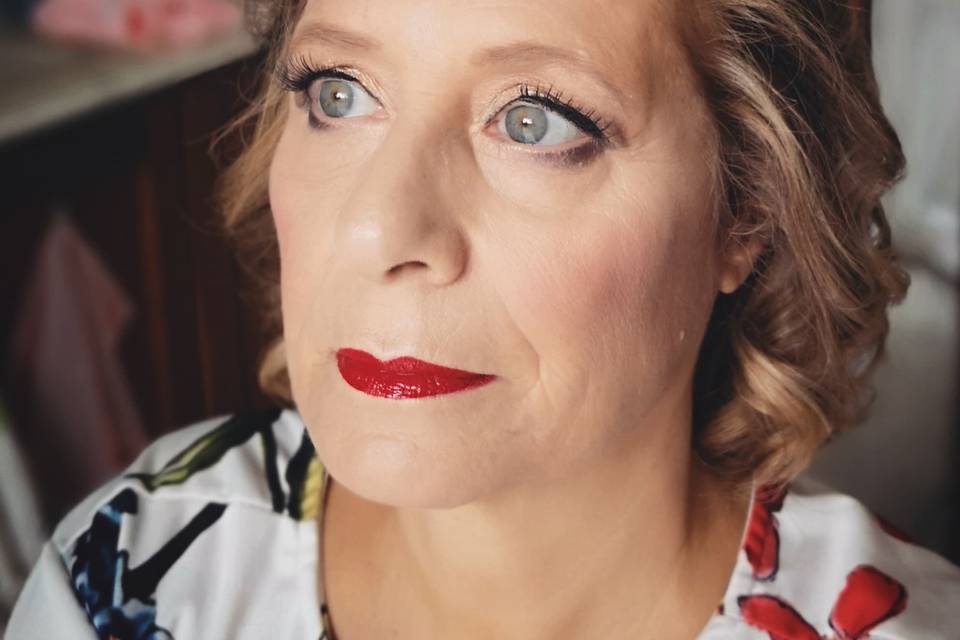 Makeup over mamma sposo