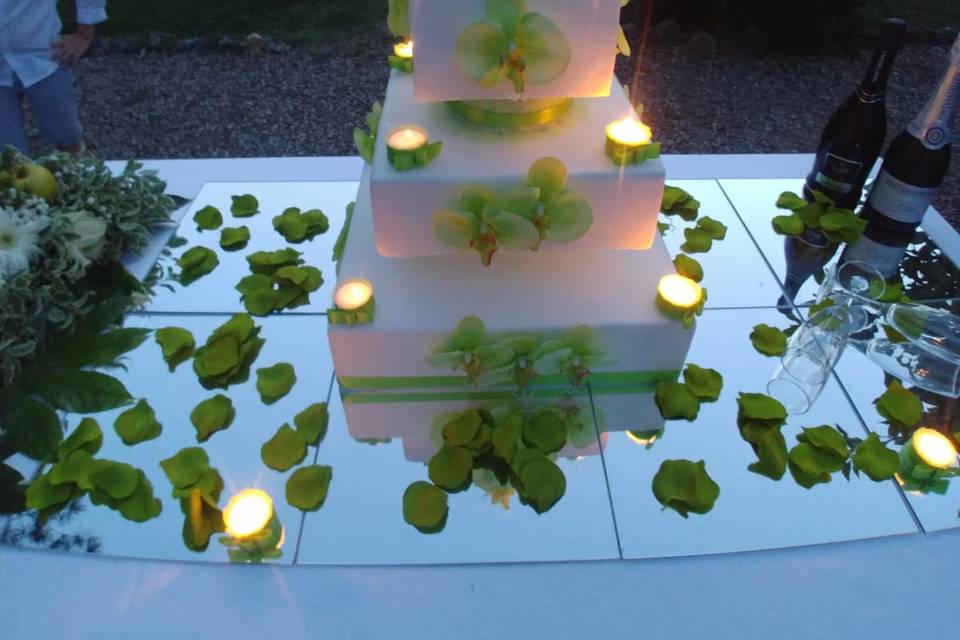 Green wedding cake