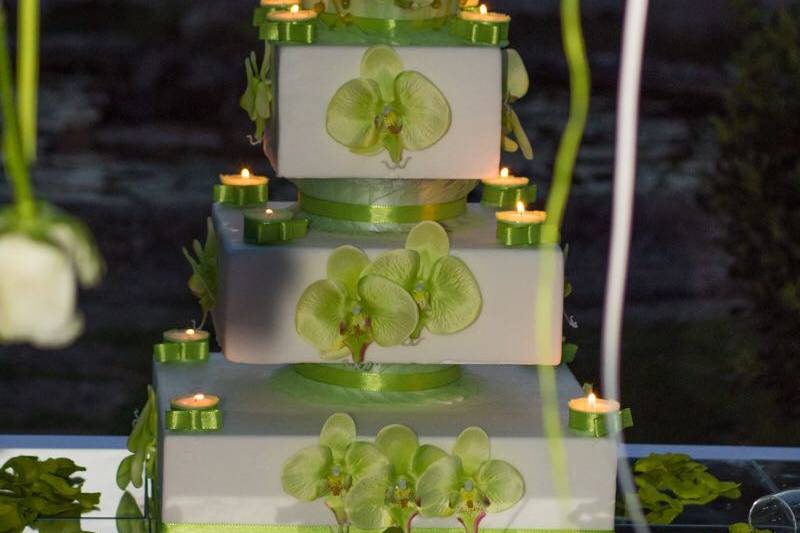 Green wedding cake