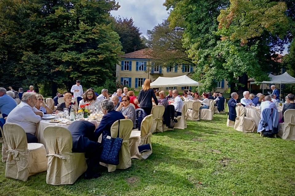 Villalara - Pranzo nel parco