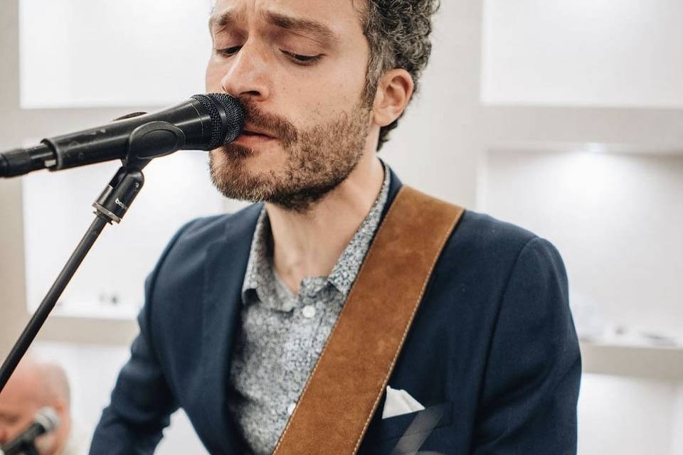 Leo - voce/chitarra