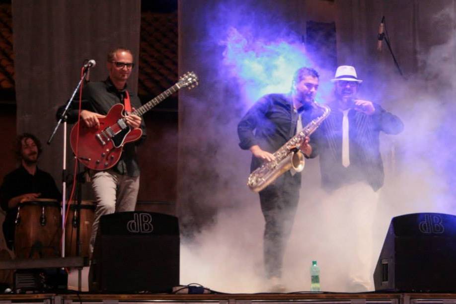 Swingando band live