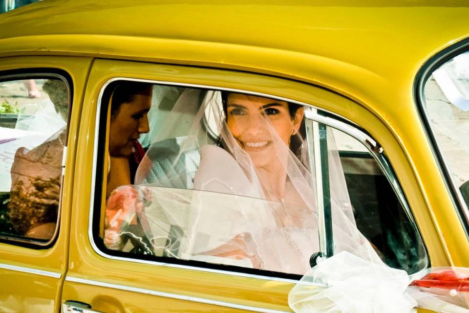 L'arrivo della sposa in auto