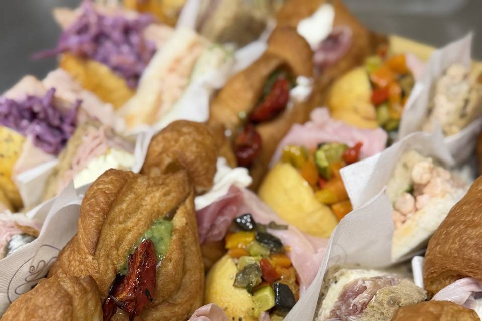 Buffet tavola bianca