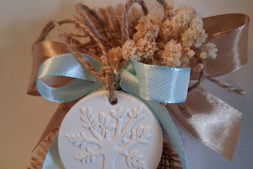 Sacchettino con fiori secchi e