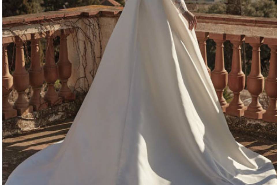 Nicole Milano by Pronovias