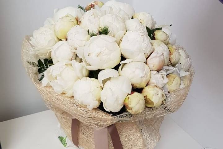 Bouquet di peonie bianche