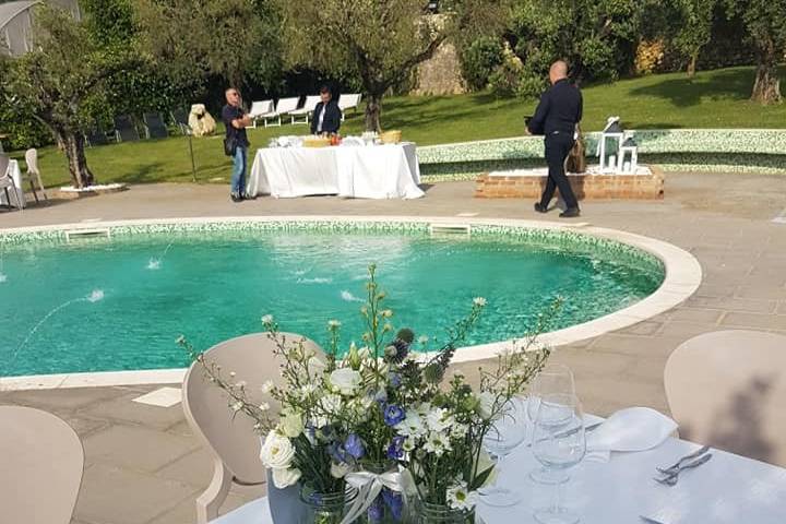 Matrimonio bordo piscina