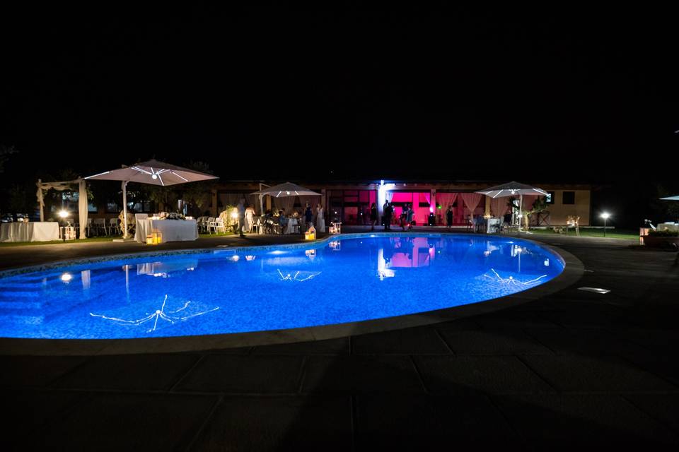 Matrimonio bordo piscina