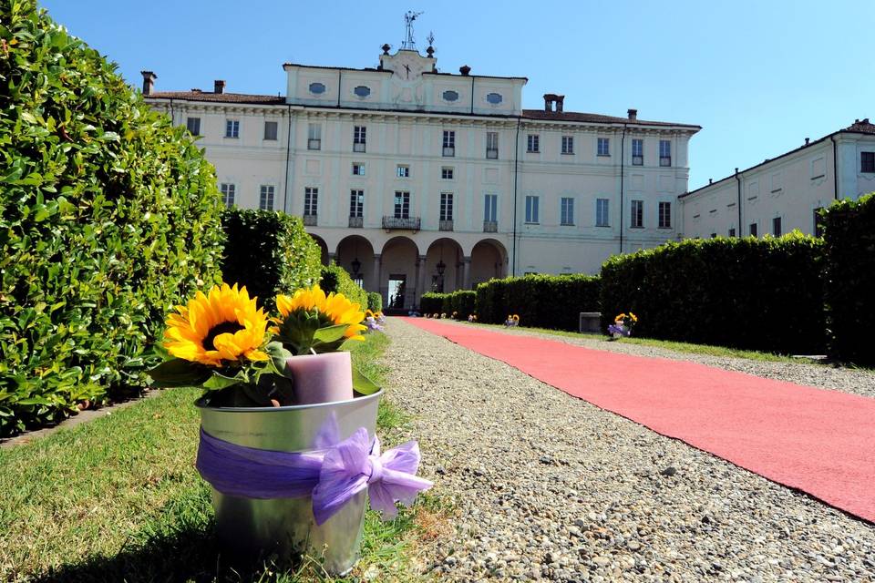 Il viale di Villa Litta