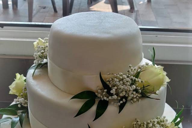 Torta Rose Gialle