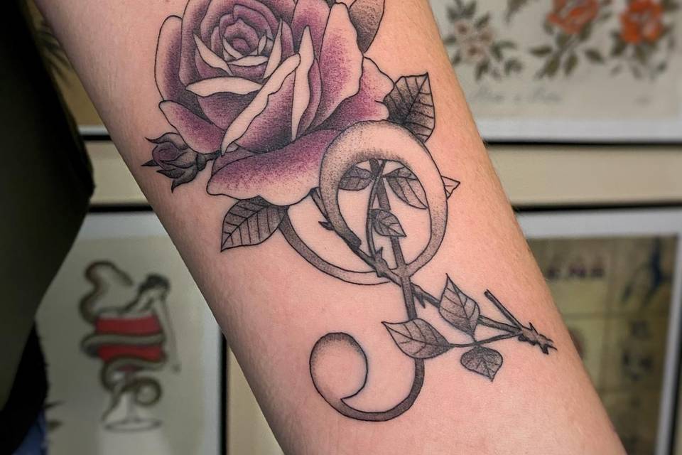 Rosa e chiave di violino