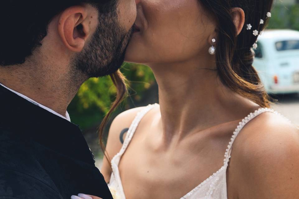 Mai più pose