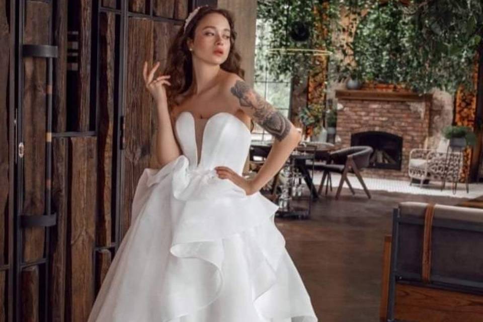 Abito in raso e tulle