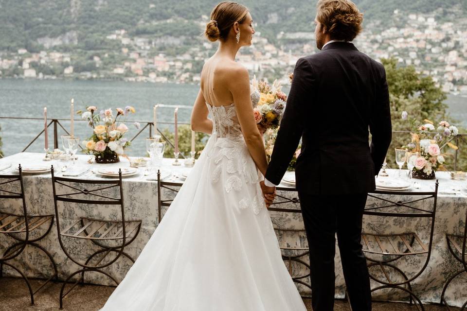 Lake Como couple boat