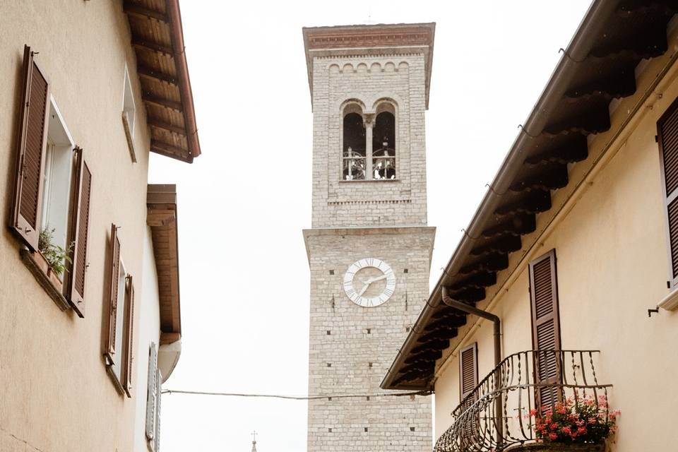 Lake Como couple