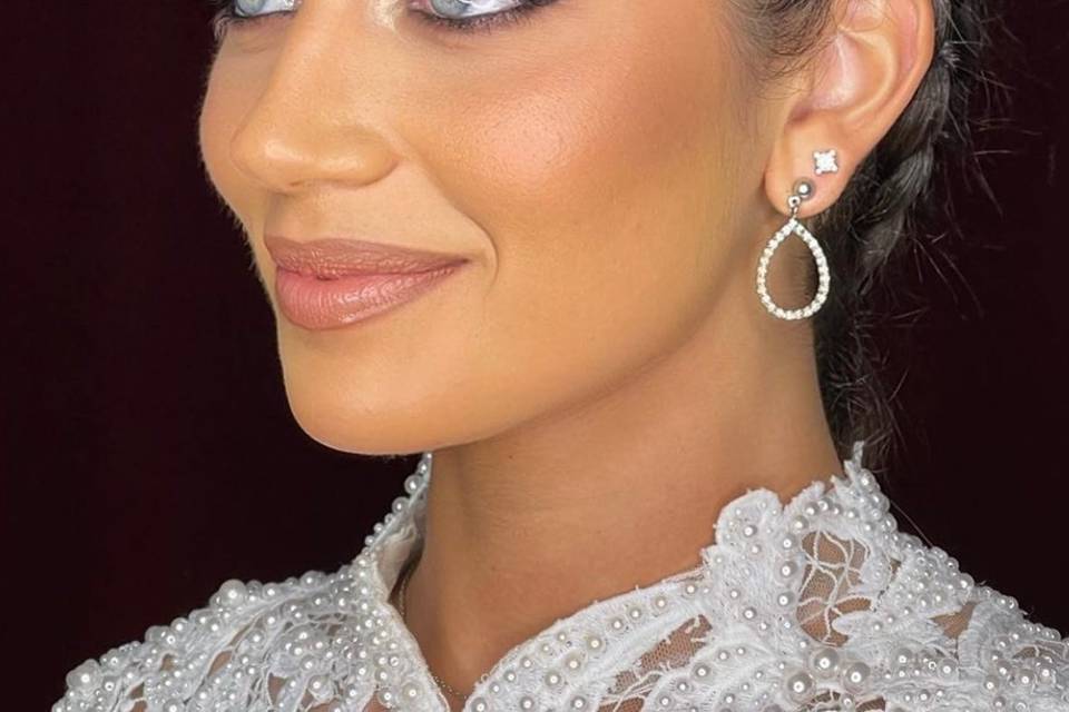 Bridal make-up