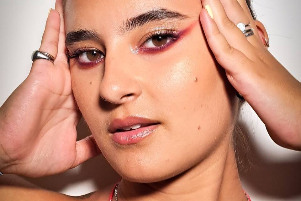 Glam make-up