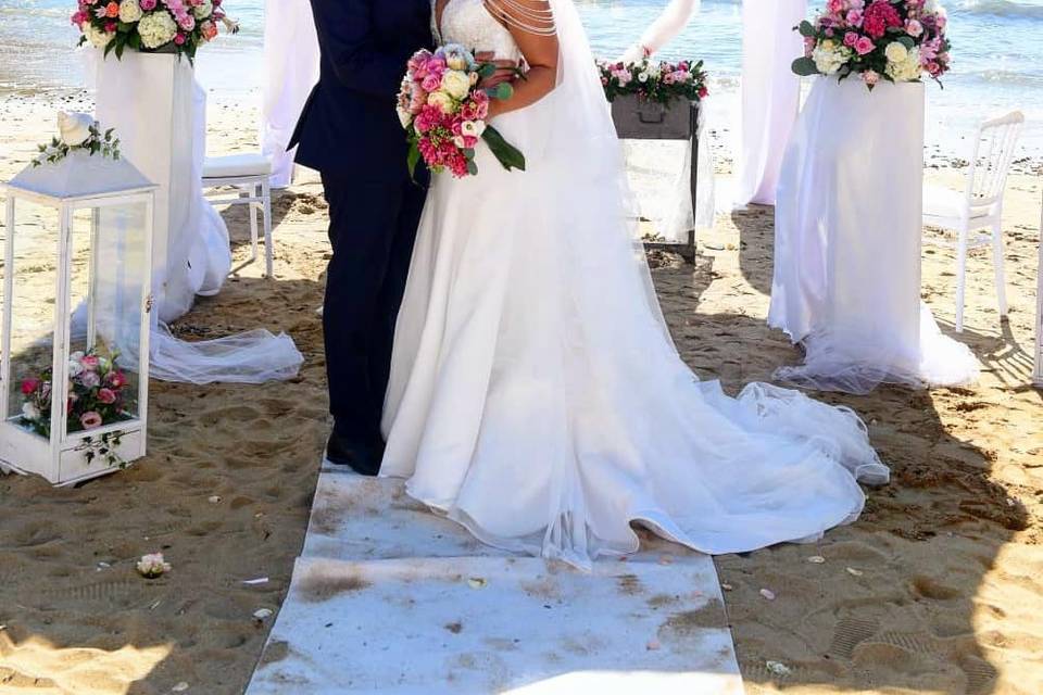 Beach wedding in apulia