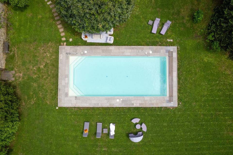 Piscina e parco