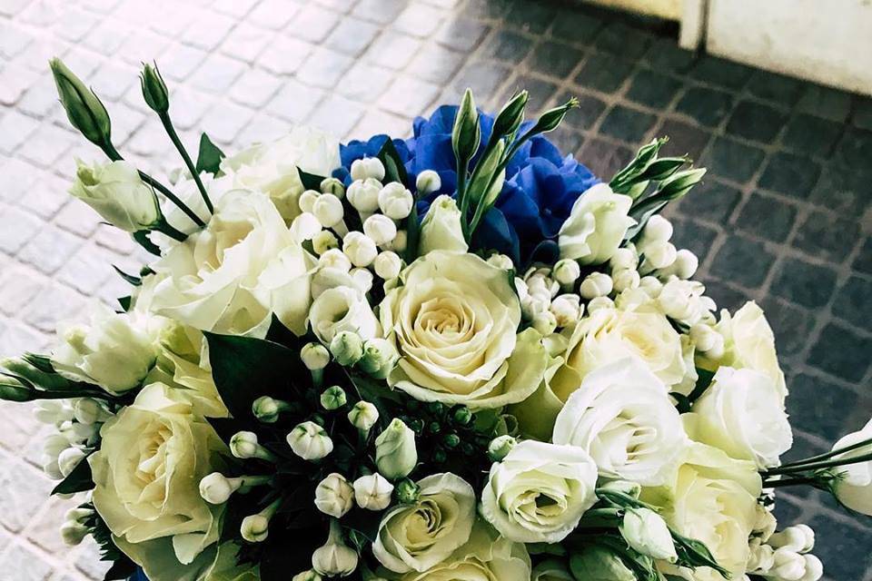 Bouquet bianco azzurro