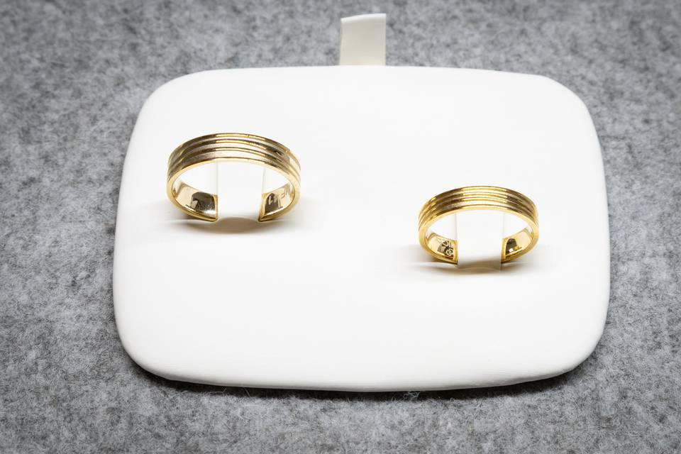 MODELLI ANELLI_ ORO A FORMA DI FASCIA