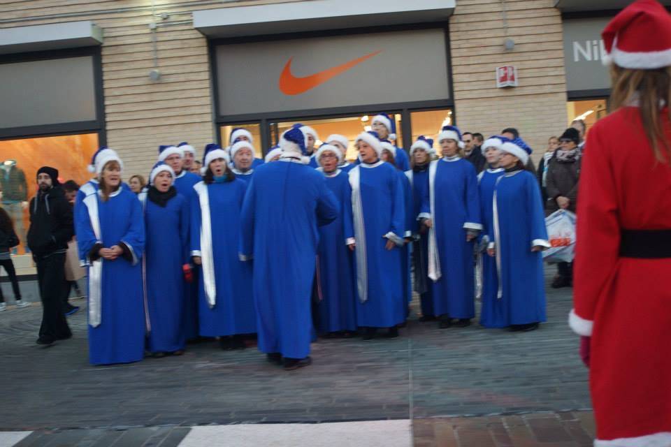 Flash mob al Soratte outlet