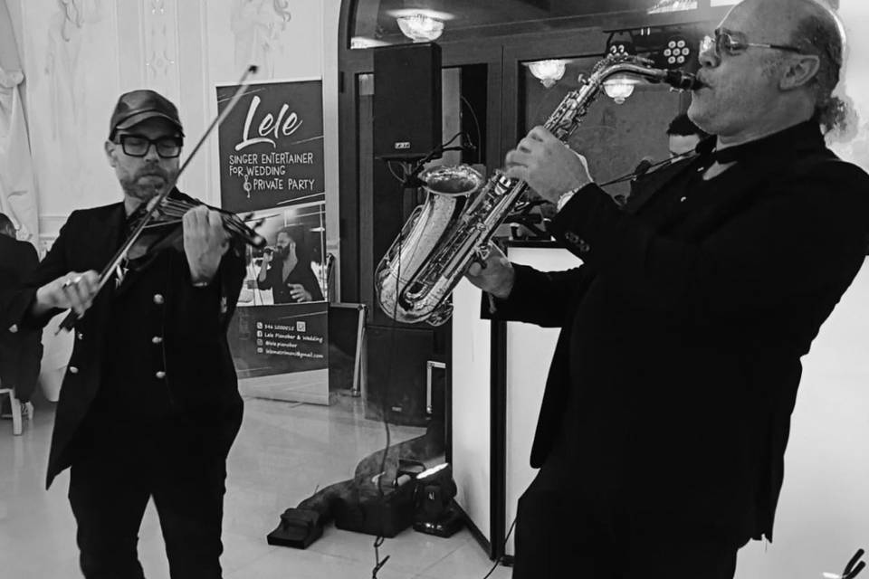 Sax-and-violin-perform