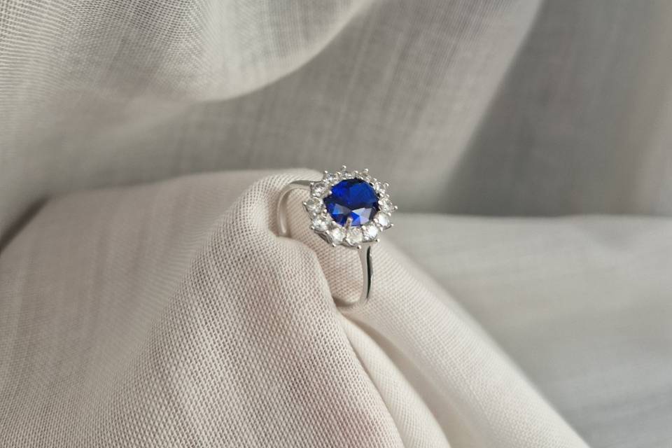 Anello in oro bianco