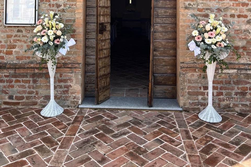 Cesti esterno chiesa