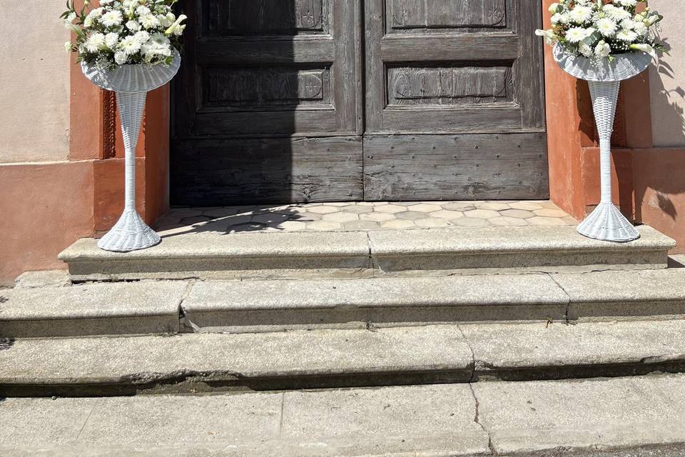 Cesti esterno chiesa