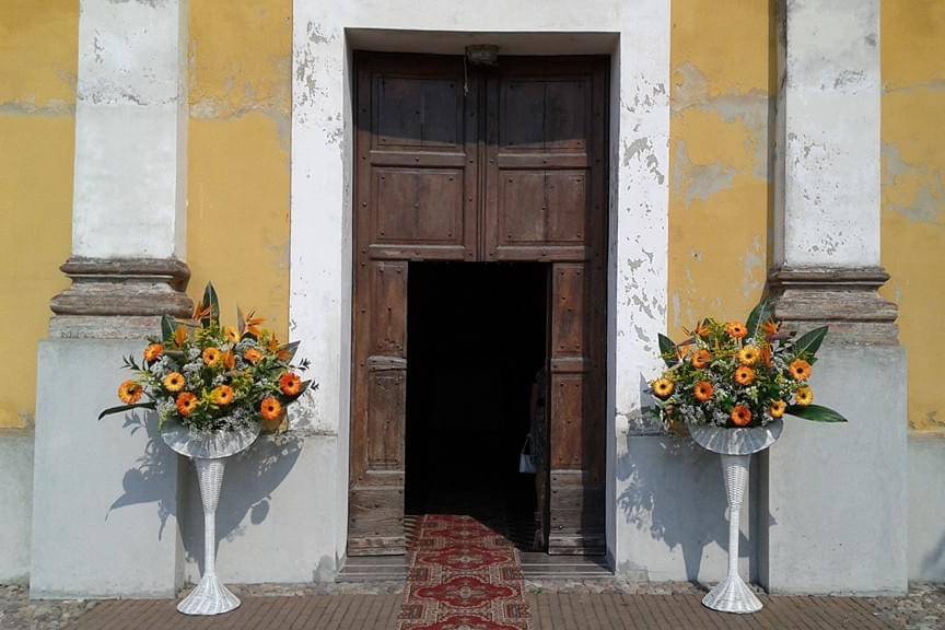 Cesti esterno chiesa