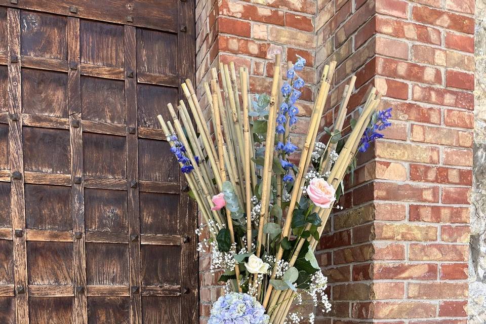 Composizione bambù fiori