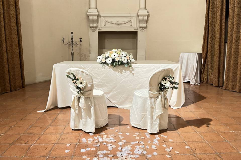 Allestimento altare e sedute