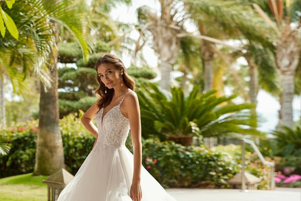 Adriana alier Luna Novias2023