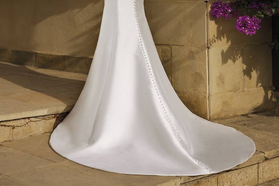 White one By Pronovias