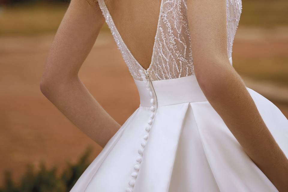 White one By Pronovias